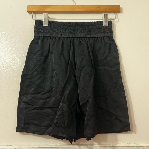 Everlane Pants - NWT Everlane XXS Black Satin High Rise Elastic Waist Relaxed Fit Pull On Shorts